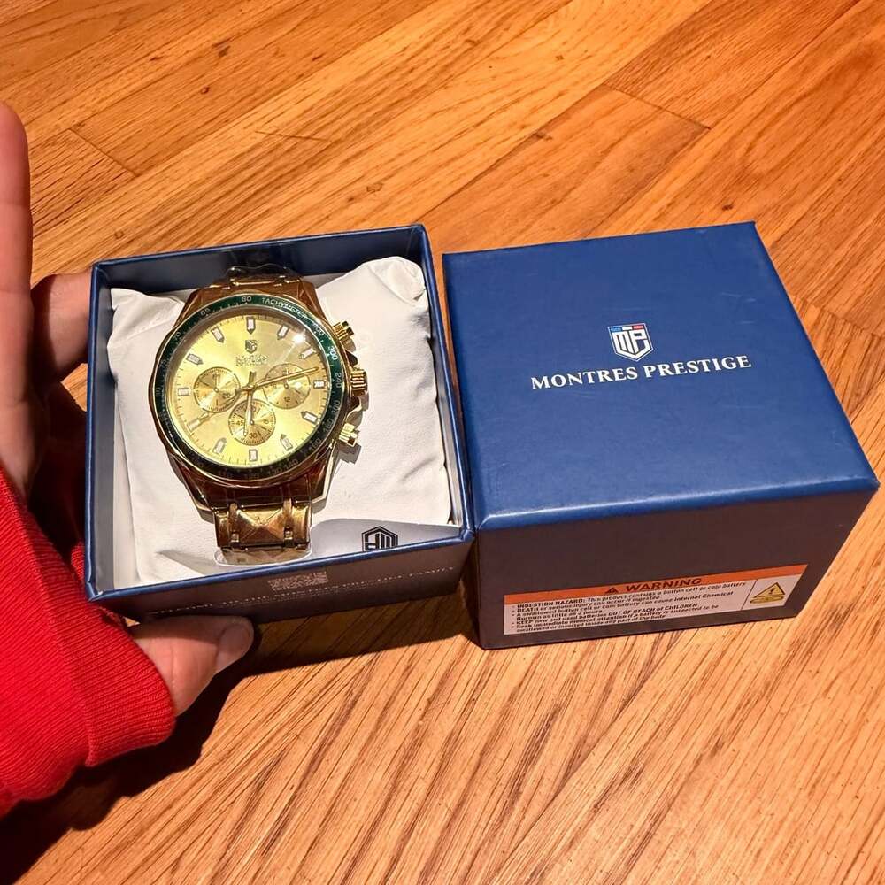 Montres Prestige Quartz Watch Gold Tone Green Dial 44.5mm